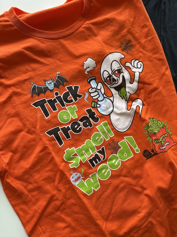 halloween-merch-2024-smoky=orange